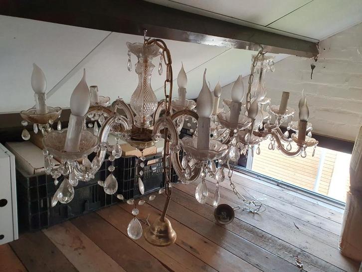 Klassieke kroonluchter met plastic details, Huis en Inrichting, Lampen | Kroonluchters, Gebruikt, Kunststof, Metaal, Ophalen of Verzenden
