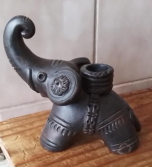 Vintage Terracotta olifant kandelaar uit India., Huis en Inrichting, Woonaccessoires | Kandelaars en Kaarsen, Gebruikt, Kandelaar