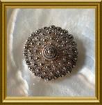 Mooie oude zilveren Zeeuwse knop broche, Sieraden, Tassen en Uiterlijk, Antieke sieraden, Ophalen of Verzenden, Zilver, Broche