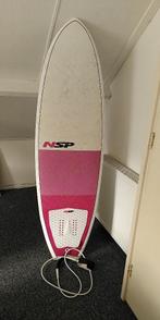 Surfboard NSP fish 5'6" ROZE, Watersport en Boten, Golfsurfen, Ophalen, Gebruikt, Fish, Met vinnen
