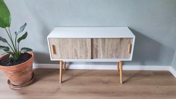 Scandinavisch kastje / tv meubel