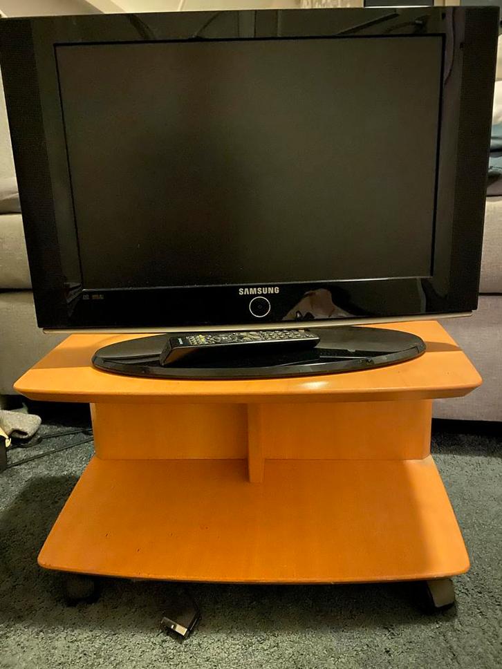 Klein beuken tv meubel - 2e ronde!, Huis en Inrichting, Kasten | Computermeubels, Gebruikt, Minder dan 70 cm, Minder dan 40 cm