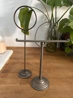 ANTIEKE METALEN STANDAARD VORM HOUDER 2 STUKS, Ophalen of Verzenden