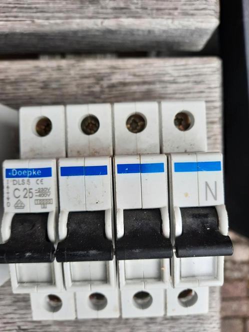 Doepke DLS 5 C25 Automaat, Hobby en Vrije tijd, Elektronica-componenten, Gebruikt, Ophalen of Verzenden