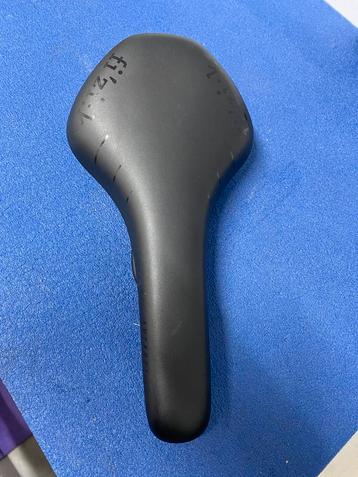 Fizik Antares zadel beschikbaar voor biedingen