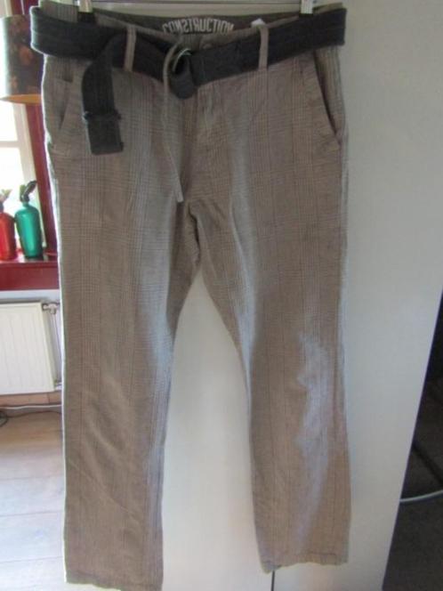 D1073 CONSTRUCTION mt W32 broek chino beige ruit linnen, Kleding | Heren, Spijkerbroeken en Jeans, Zo goed als nieuw, W32 (confectie 46) of kleiner