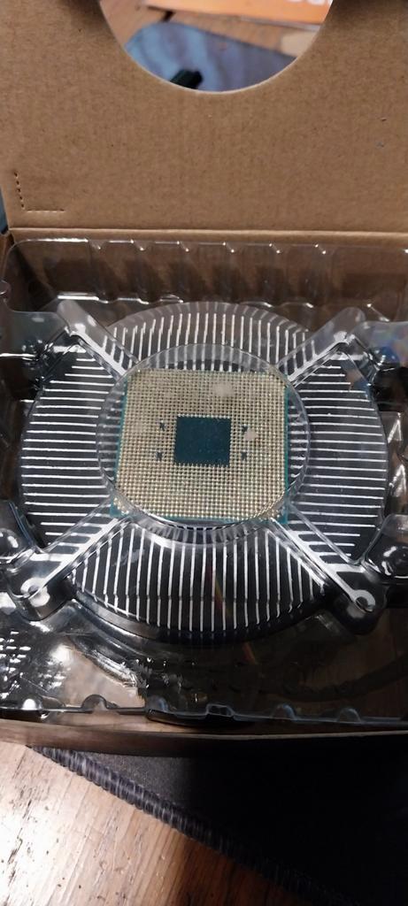 Ryzen 5 5600 + Cooler - Zo goed als nieuw!, Computers en Software, Processors, Zo goed als nieuw, 6-core, 3 tot 4 Ghz, Ophalen