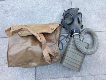 Gasmasker met tas uit Tsjechoslowakije beschikbaar voor biedingen