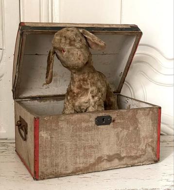 Brocante oud kistje linnen bekleed beschikbaar voor biedingen