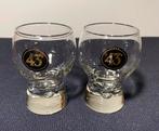 2 Licor 43 shotglaasjes op voet met logo. Hoogte 6,5 cm., Verzamelen, Glas en Borrelglaasjes, Ophalen of Verzenden, Zo goed als nieuw