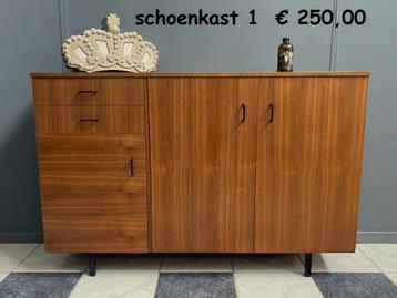 60 jaren 2 verschillende schoenen kasten in maat en prijs beschikbaar voor biedingen