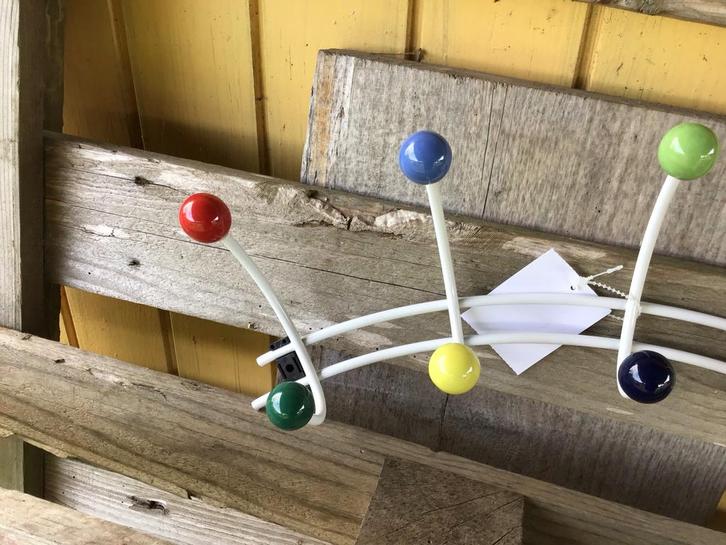 Nieuwe Kapstok met Keramieken Knoppen, Huis en Inrichting, Woonaccessoires | Kapstokken, Nieuw, Wandkapstok, Minder dan 100 cm