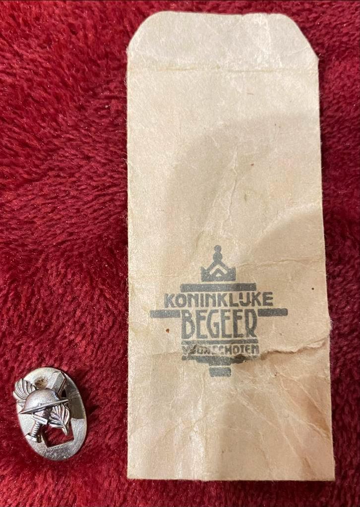 KNIL OVW Badge Begeer Zakje uniform militaire, Verzamelen, Militaria | Algemeen, Overige soorten, Embleem of Badge, Nederland