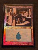 Island (v1, foil), Ophalen of Verzenden, Zo goed als nieuw, Foil