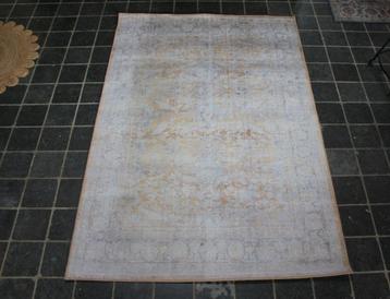 Leuk hip vloerkleed Perzisch Vintage geel teinten 160x230 beschikbaar voor biedingen