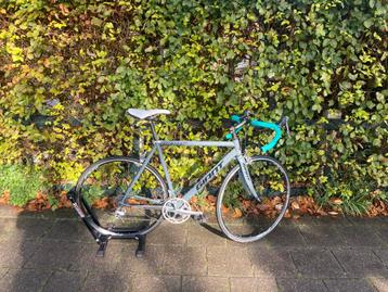 Giant racefiets - 9 speed Shimano - 170-180cm beschikbaar voor biedingen