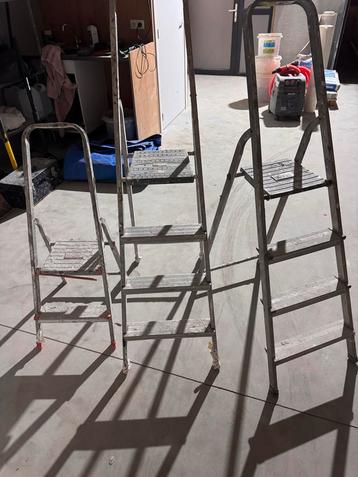 3 Keukentrapjes in 1 koop beschikbaar voor biedingen