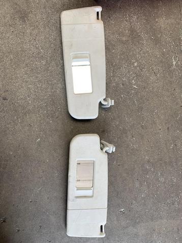 Volkswagen Golf 6 zonnenkleppen beschikbaar voor biedingen