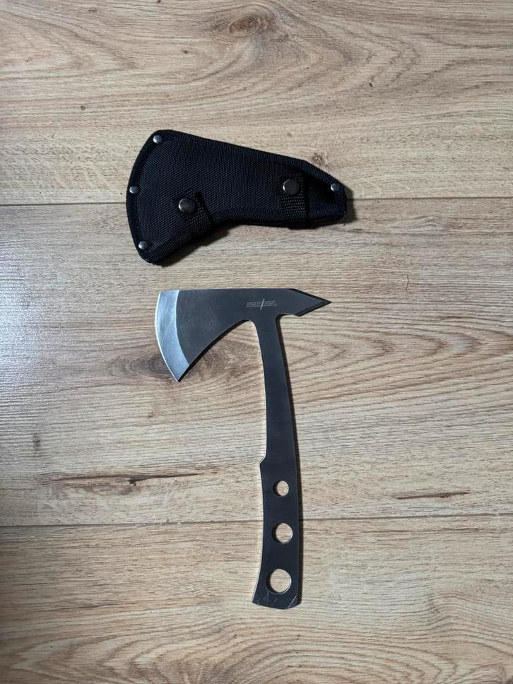 Tactische Bijl met Schede - Stevig Model, Verzamelen, Militaria | Algemeen, Overige soorten, Overige typen, Nederland, Ophalen of Verzenden