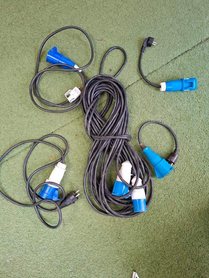 Camping verlengsnoer 20m + grondzeil 4x3.50m, Caravans en Kamperen, Kampeeraccessoires, Gebruikt, Ophalen of Verzenden