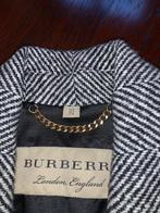 Nieuw!!! Klassieke BURBERRY Jas., Kleding | Dames, Jassen | Winter, Nieuw, Ophalen of Verzenden, Burberry, Maat 36 (S)