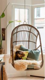 Rotan hangstoel - Stijlvol en comfortabel!, Ophalen, Binnen, Gebruikt, Met standaard