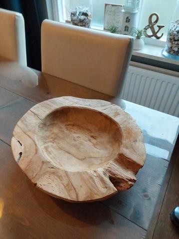 Teak houten schaal  beschikbaar voor biedingen