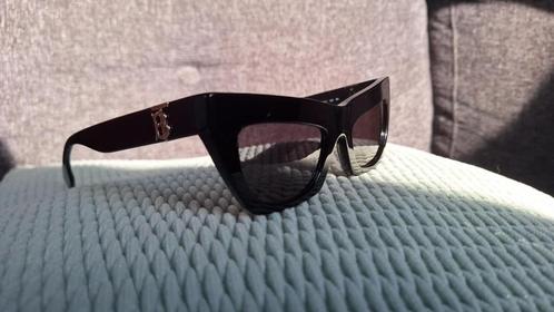 Burberry zonnebril (BE4405 300187 cat-eye), Sieraden, Tassen en Uiterlijk, Zonnebrillen en Brillen | Dames, Nieuw, Zonnebril, Overige merken