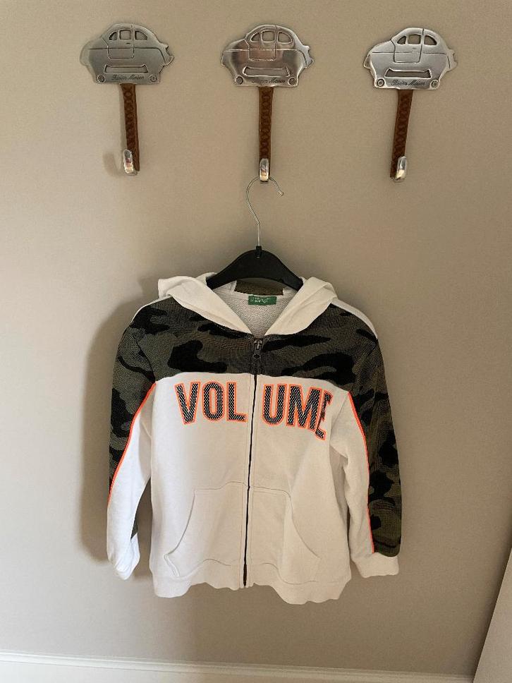 Vest maat 128 Benetton, Kinderen en Baby's, Kinderkleding | Maat 128, Zo goed als nieuw, Jongen, Trui of Vest, Ophalen