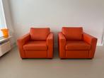 Twee leren oranje fateuils stoelen - clubfauteuil, Huis en Inrichting, Fauteuils, Ophalen, Gebruikt, 50 tot 75 cm, Leer
