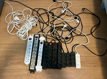 Stekkerdozen (11) & Verlengsnoeren (2) - Partij beschikbaar voor biedingen