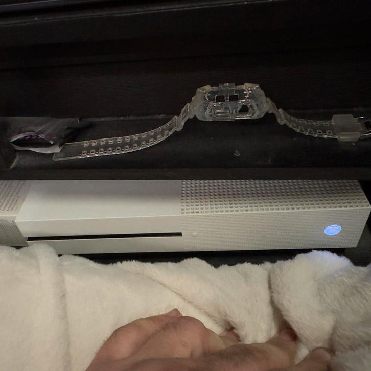 Xbox One S 1TB, Spelcomputers en Games, Spelcomputers | Xbox One, Zo goed als nieuw, Xbox One S, 1 TB, Met 1 controller, Ophalen of Verzenden