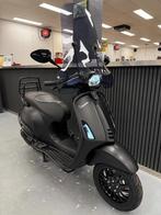 Vespa Sprint Notte Brom E4 45KM BJ 2021 Full Option matzwart, Fietsen en Brommers, Scooters | Vespa, Ophalen, Overige modellen