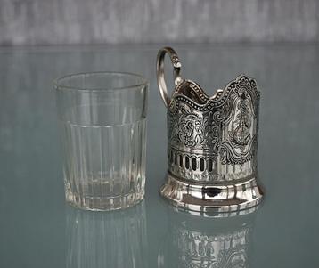 Raket en Satelliet Boven Moskou Theeglas Houder Ruimtevaart beschikbaar voor biedingen