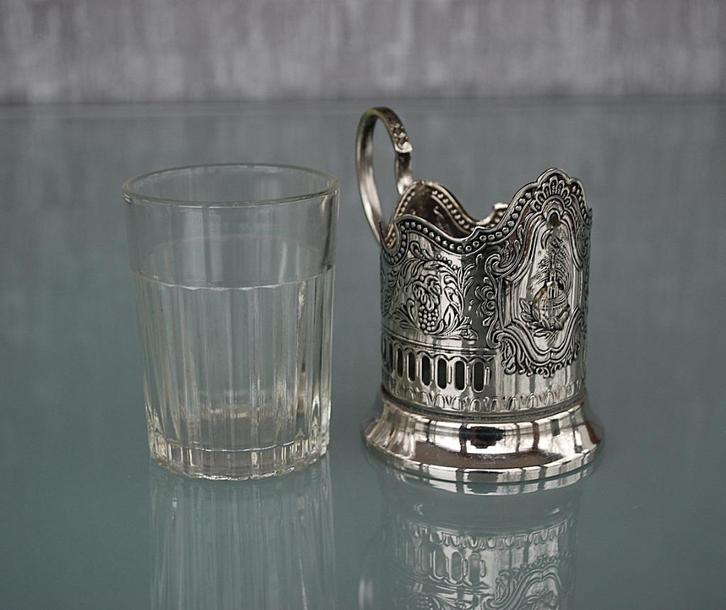 Raket en Satelliet Boven Moskou Theeglas Houder Ruimtevaart, Antiek en Kunst, Curiosa en Brocante, Ophalen of Verzenden