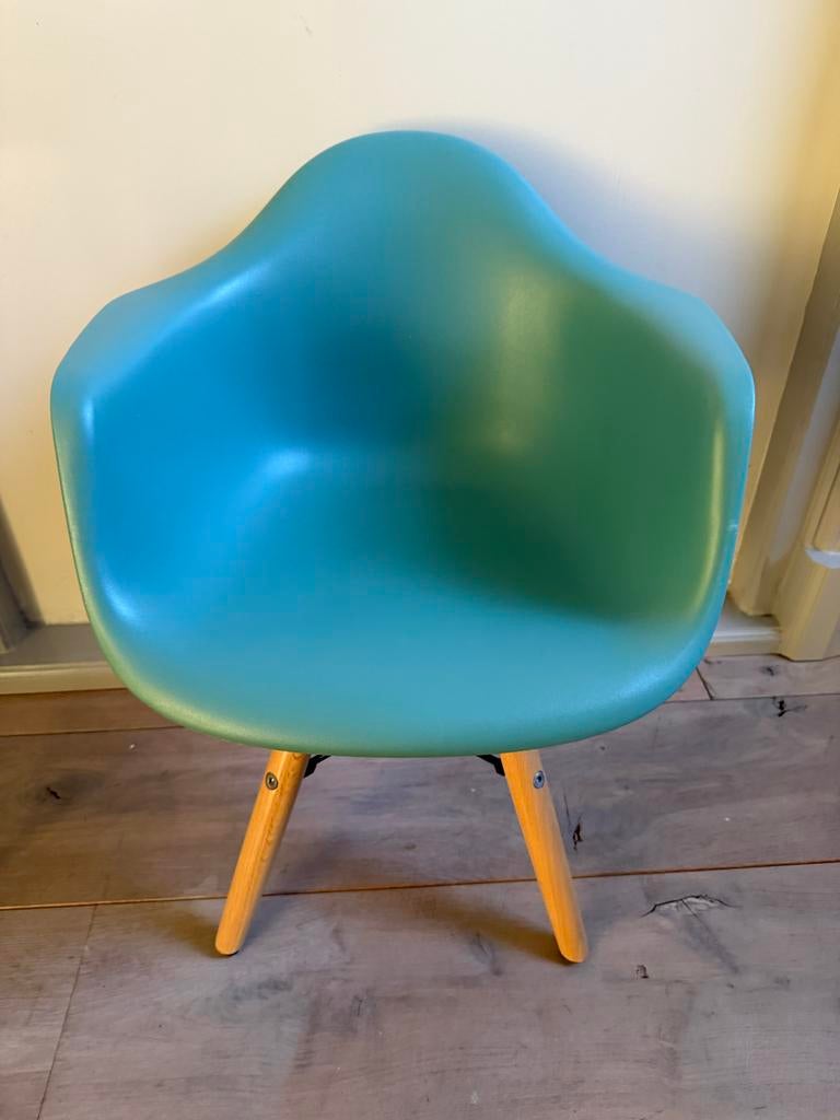 Groene Eames Kinderstoel, Ophalen of Verzenden, Zo goed als nieuw, Overige typen