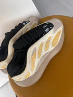 Yeezy 700, Overige kleuren, Ophalen of Verzenden, Yeezy Adidas, Sneakers of Gympen