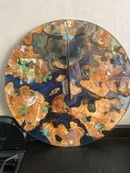 klokken epoxy dorsneden 60 cm met vlinders olijfhout Unieke, Ophalen, Nieuw, Wandklok
