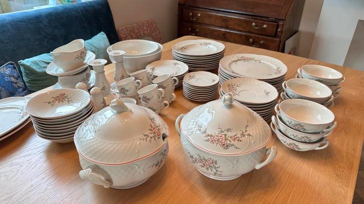 Villeroy & Boch Rosette Servies - 85 Delig!, Huis en Inrichting, Keuken | Servies, Zo goed als nieuw, Compleet servies, Overige stijlen
