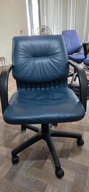 Blauw leren bureau stoelen 9x beschikbaar voor biedingen