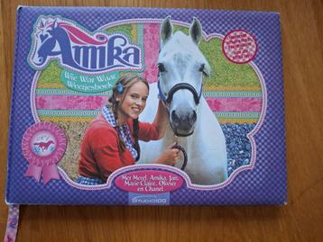 Amika - Wie Wat Waar Weetjesboek beschikbaar voor biedingen