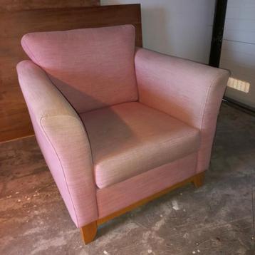 Leuke roze fauteuil