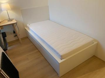 Als nieuw, eenpersoons koudschuimmatras 90x200cm beschikbaar voor biedingen