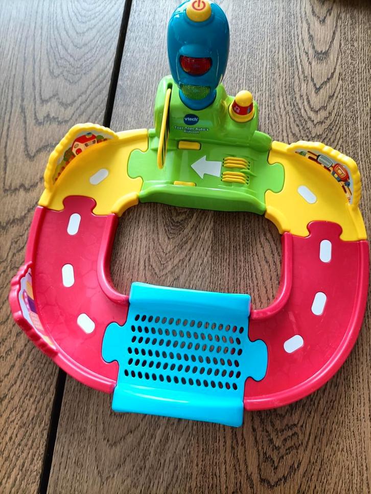 Vtech Toet Toet Auto Racebaan, Kinderen en Baby's, Speelgoed | Babyspeelgoed, Gebruikt, Overige typen, Met licht, Met geluid, Ophalen of Verzenden