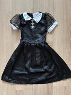 Wednesday jurkje maat 128 + pruik, Kinderen en Baby's, Carnavalskleding en Verkleedspullen, Ophalen of Verzenden, Zo goed als nieuw