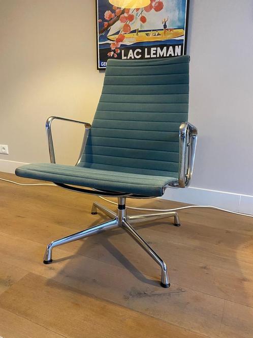 Eames Vitra EA 116 Aqua hopzak draaibaar, Huis en Inrichting, Fauteuils, Gebruikt, Ophalen