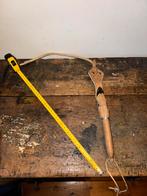 Leuke vintage zweep met bokkenpoot, Ophalen of Verzenden