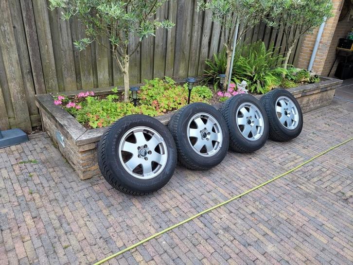 Volvo P2 Velgen met Vredestein Winterbanden, Auto-onderdelen, Banden en Velgen, Ophalen of Verzenden