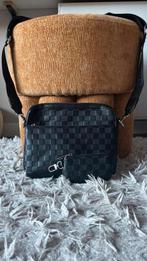 Louis Vuitton Messenger + Pouches, Sieraden, Tassen en Uiterlijk, Tassen | Schoudertassen, Verzenden, Zo goed als nieuw, Zwart