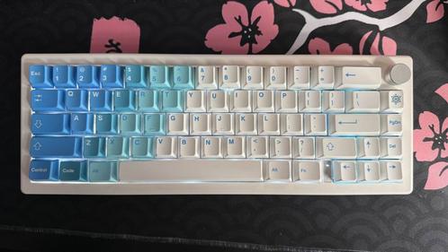 Custom GMK67 Mechanical Keyboard met Gateron Creamy Yellows, Computers en Software, Toetsenborden, Nieuw, Qwerty, Draadloos, Gaming toetsenbord